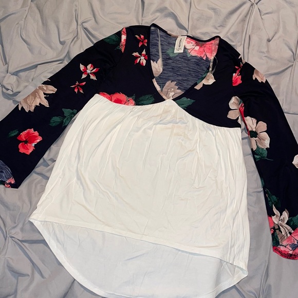 NWOT- size medium- R Rouge - boutique top - Picture 1 of 10
